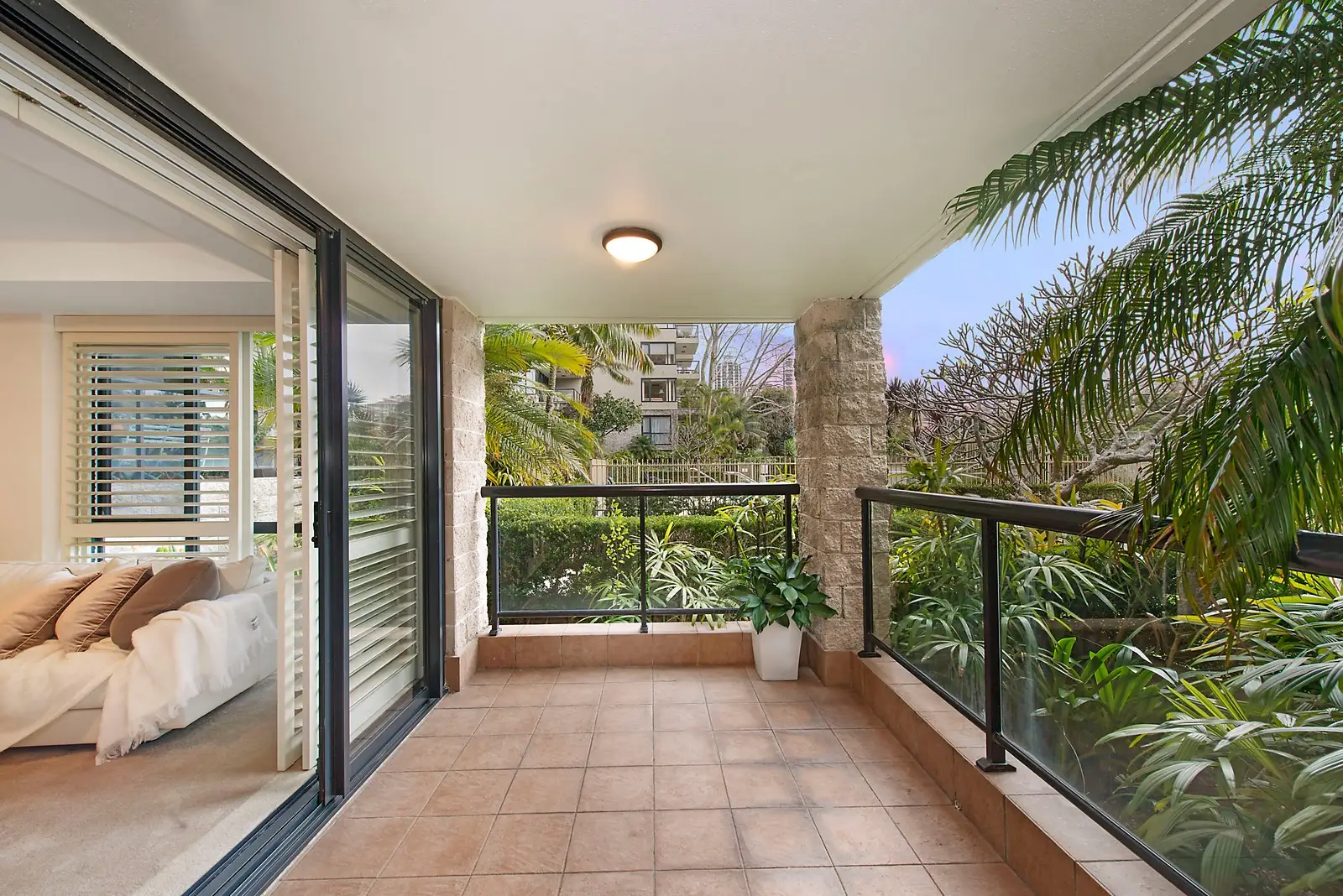 G10/1a Clement Place, Rushcutters Bay Sold by Sydney Sotheby's International Realty - image 2