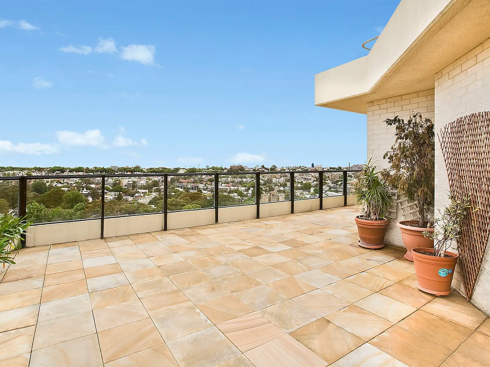 1904/180 Ocean Street, Edgecliff Sold by Sydney Sotheby's International Realty - image 2