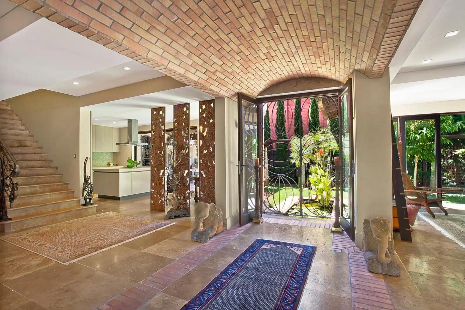 1 Stanley Street, Woollahra Sold by Sydney Sotheby's International Realty - image 2
