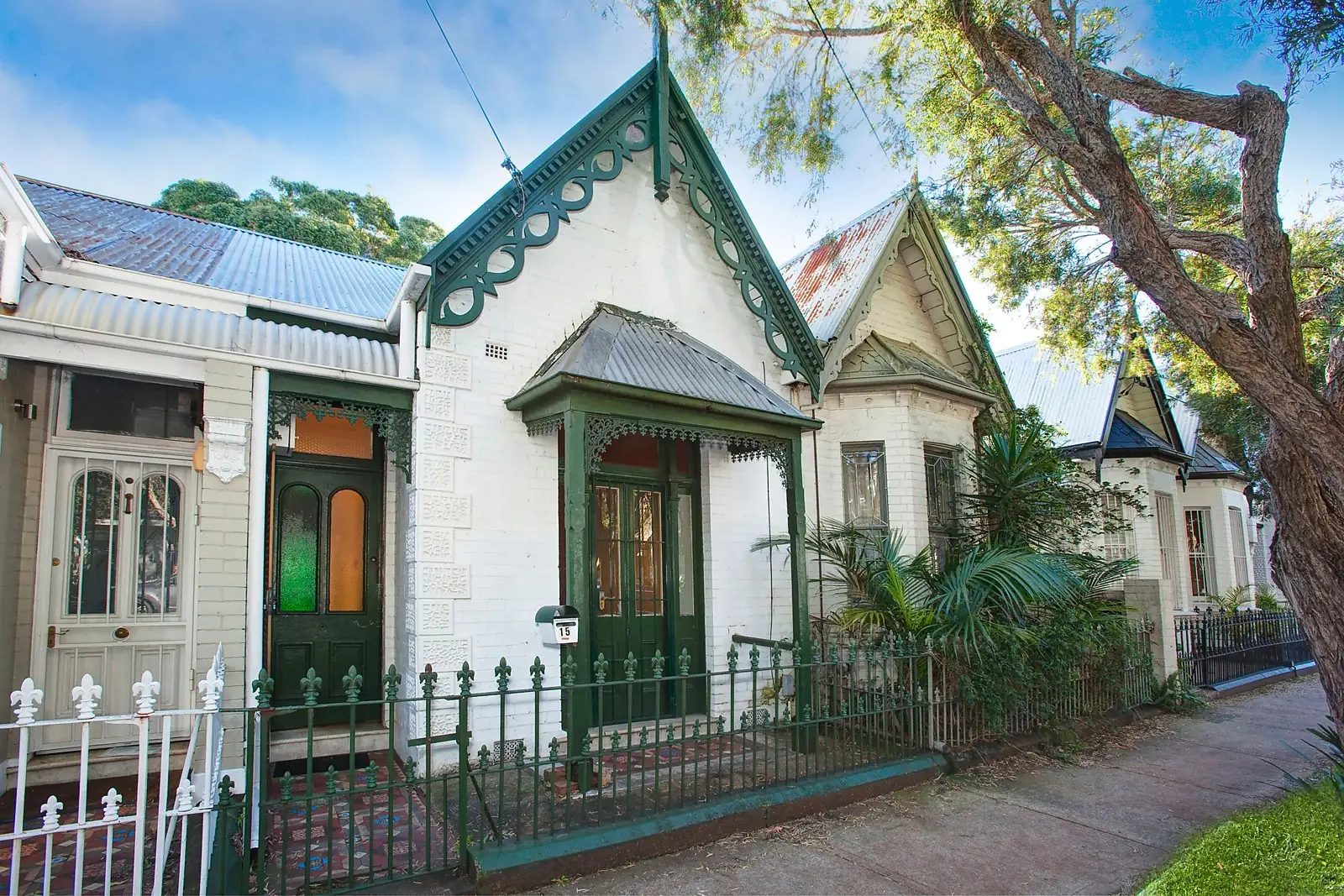 15 Ruthven Street, Bondi Junction Sold by Sydney Sotheby's International Realty - image 1