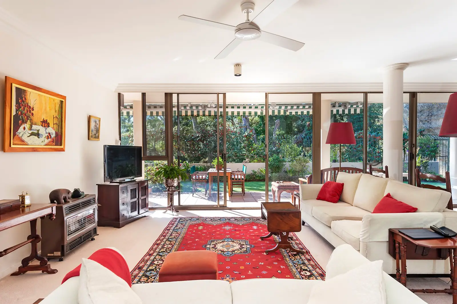 3/8 Fig Tree Lane (3/18 Small Street), Woollahra Sold by Sydney Sotheby's International Realty - image 2