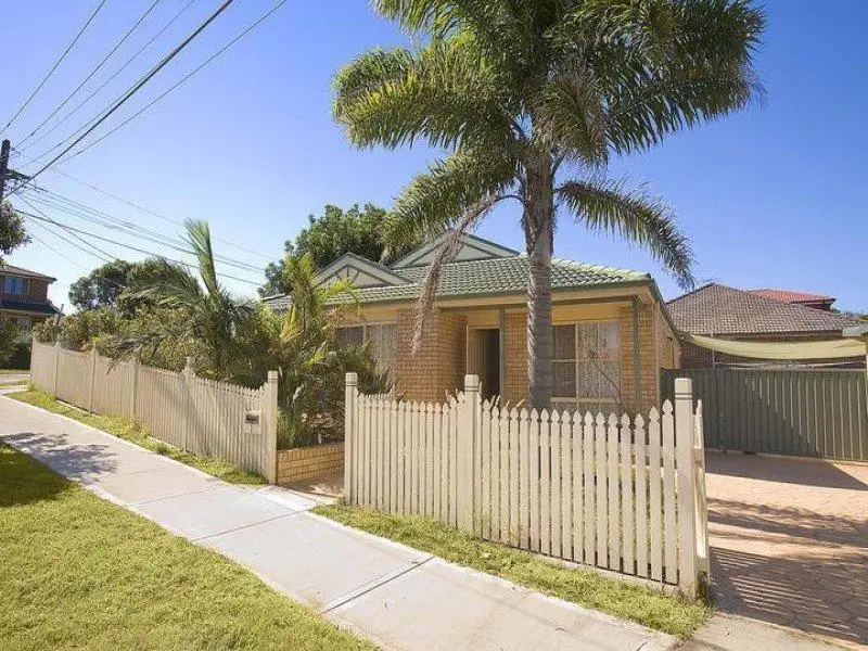 1 Hastings Avenue, Chifley Sold by Sydney Sotheby's International Realty - image 2