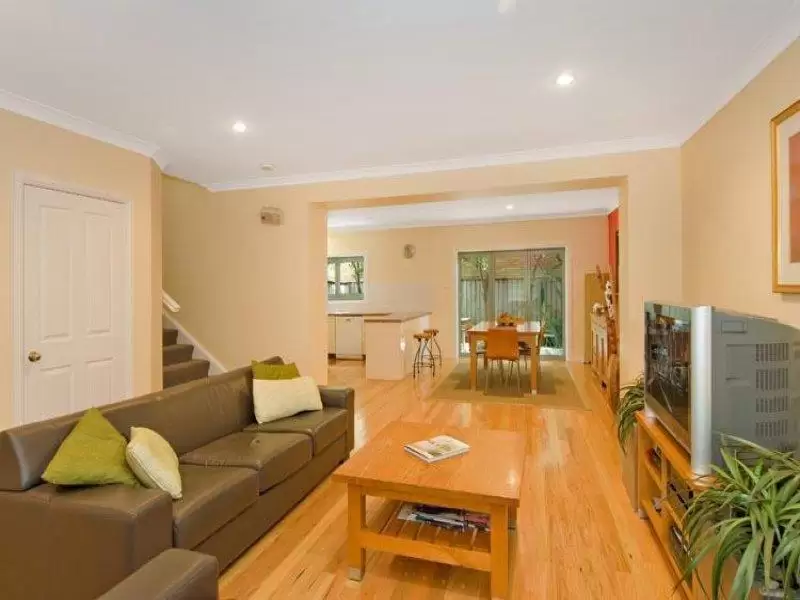 10/33 William Street, Botany Sold by Sydney Sotheby's International Realty - image 3