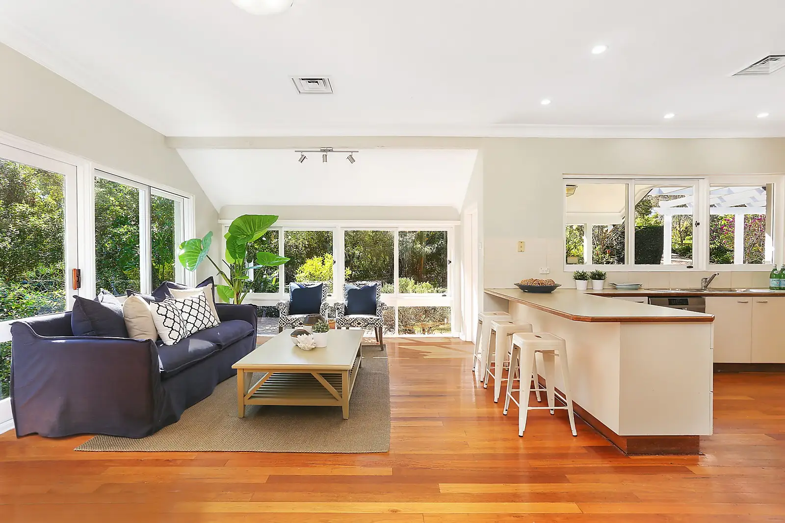 Photo #3: 98 Beechworth Road, Pymble - Sold by Sydney Sotheby's International Realty
