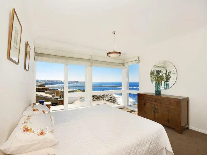 19 Cairo Street, Coogee Sold by Sydney Sotheby's International Realty - image 2