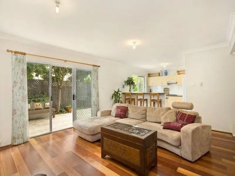 11A Clyde Street, North Bondi Sold by Sydney Sotheby's International Realty - image 2