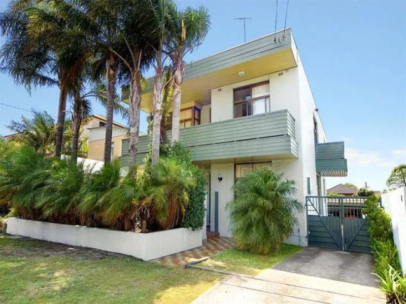 2 Rossiter Avenue, Maroubra Sold by Sydney Sotheby's International Realty - image 1
