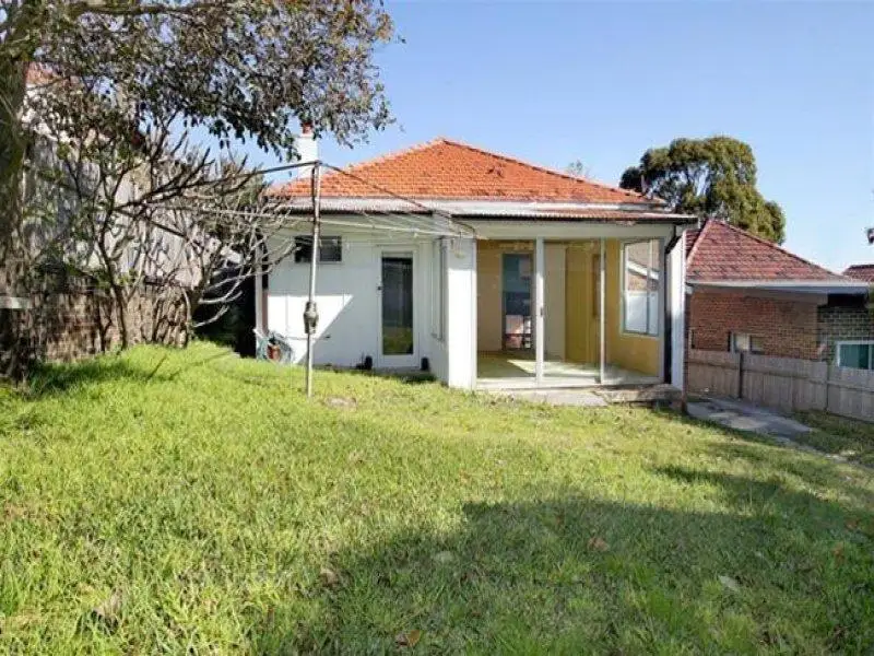 109 Oberon Street, Randwick Sold by Sydney Sotheby's International Realty - image 2