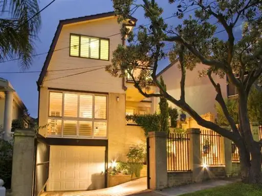 15 Hughes Avenue, Maroubra Sold by Sydney Sotheby's International Realty