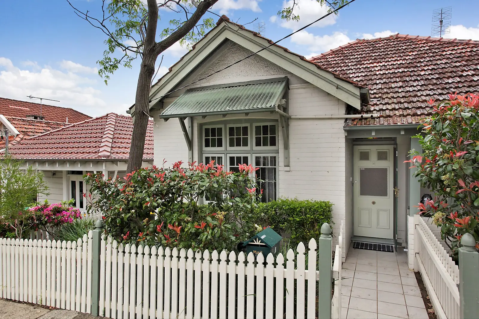 14 Holt Avenue, Mosman Sold by Sydney Sotheby's International Realty - image 2