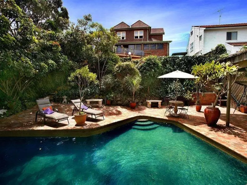 15 Bond Street, Maroubra Sold by Sydney Sotheby's International Realty - image 2