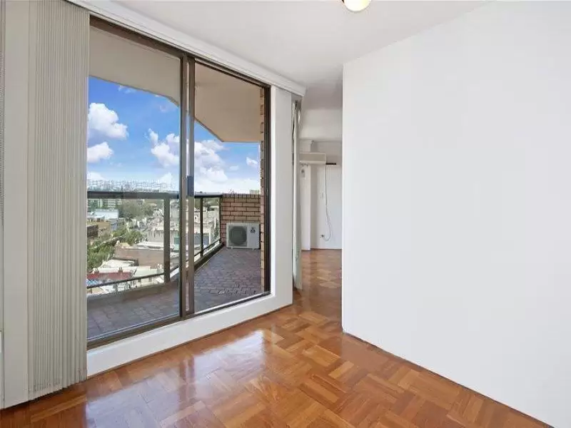 151/220 Goulburn Street, Surry Hills Sold by Sydney Sotheby's International Realty - image 4