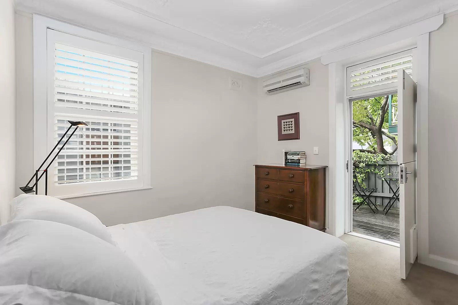 4/164 Queen Street, Woollahra Sold by Sydney Sotheby's International Realty - image 1