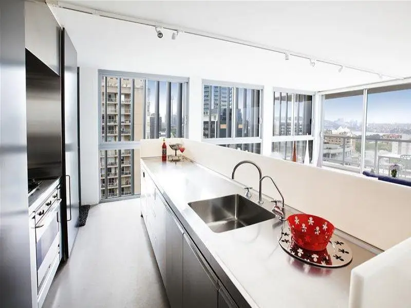 1601/3 Kings Cross Road, Rushcutters Bay Sold by Sydney Sotheby's International Realty - image 2