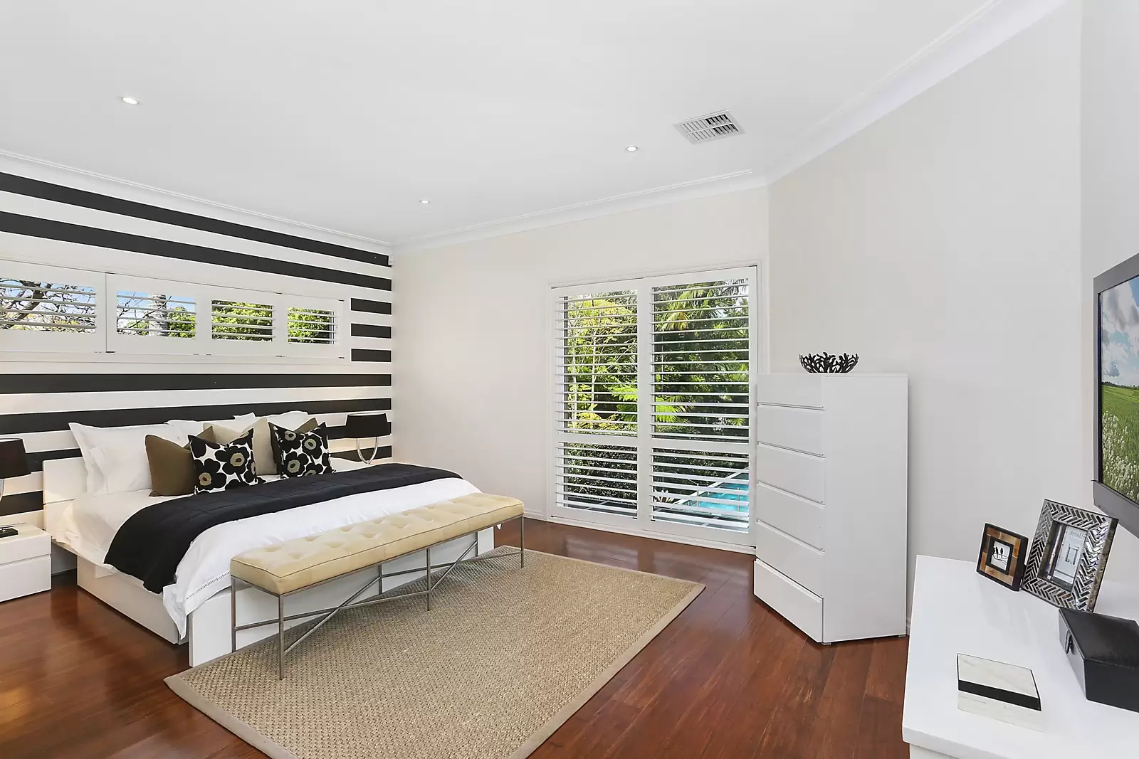 12 Crown Road, Pymble Sold by Sydney Sotheby's International Realty - image 4