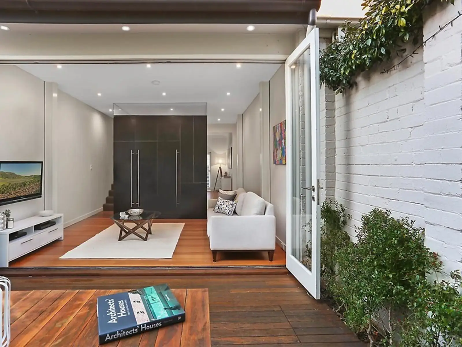 64 Adelaide Adelaide Street, Woollahra Sold by Sydney Sotheby's International Realty - image 2