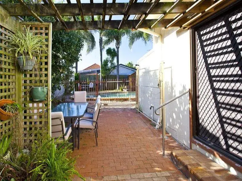 34 Sackville Street, Maroubra Sold by Sydney Sotheby's International Realty - image 2