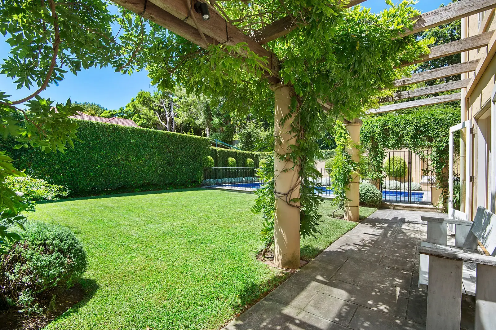 25 Suttie Road, Bellevue Hill Sold by Sydney Sotheby's International Realty - image 2