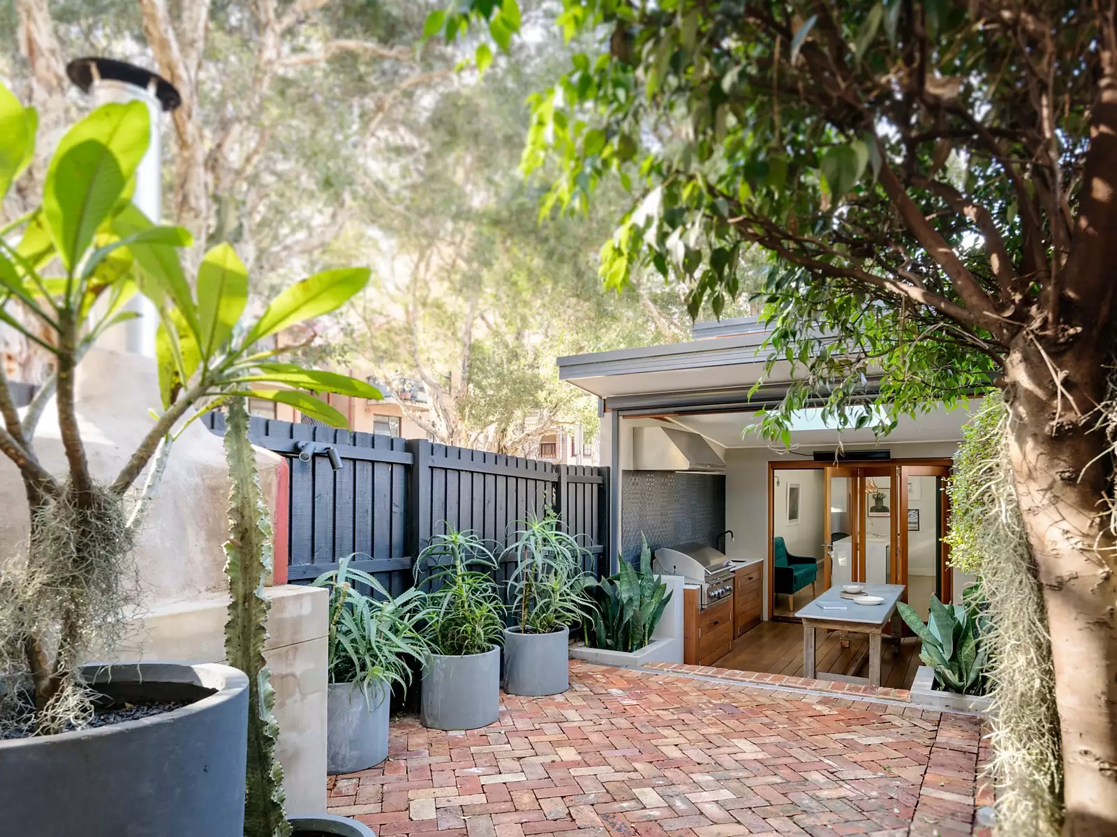 573 Riley Street, Surry Hills Sold by Sydney Sotheby's International Realty - image 4