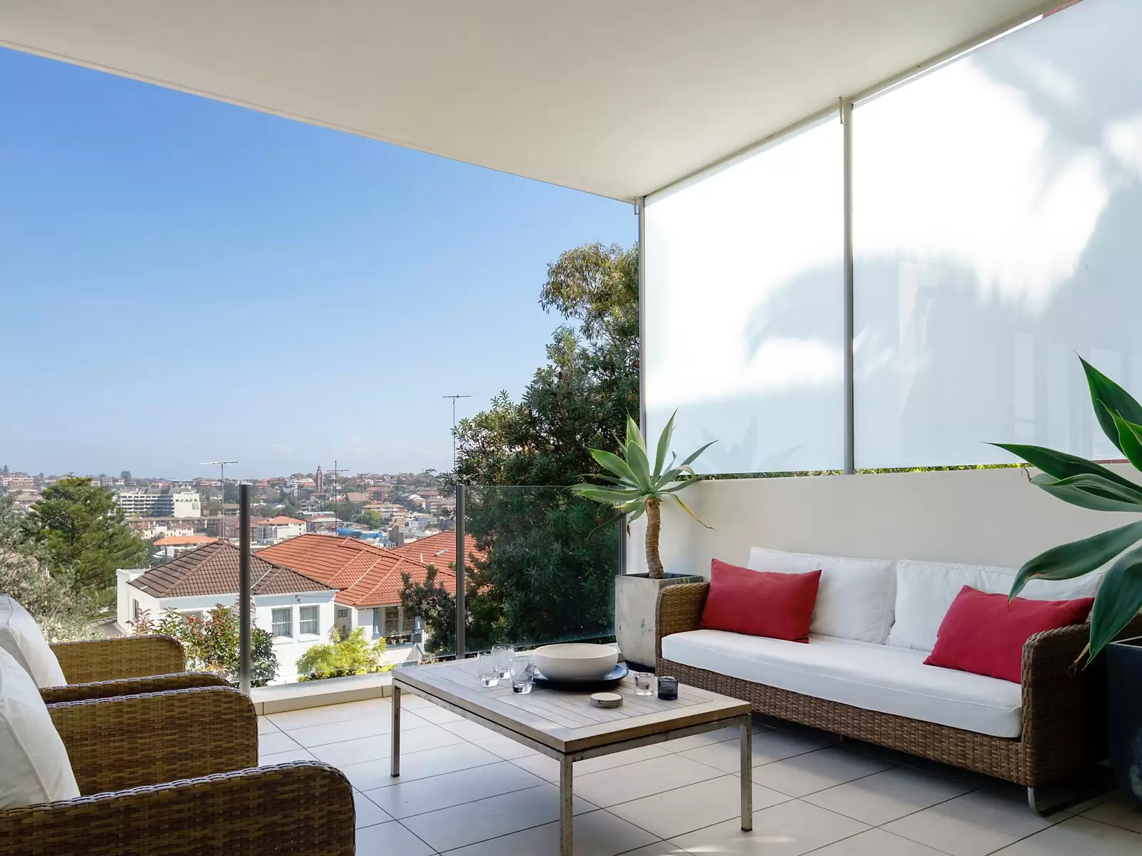 7/90-96 Beach Street, Coogee Sold by Sydney Sotheby's International Realty - image 1
