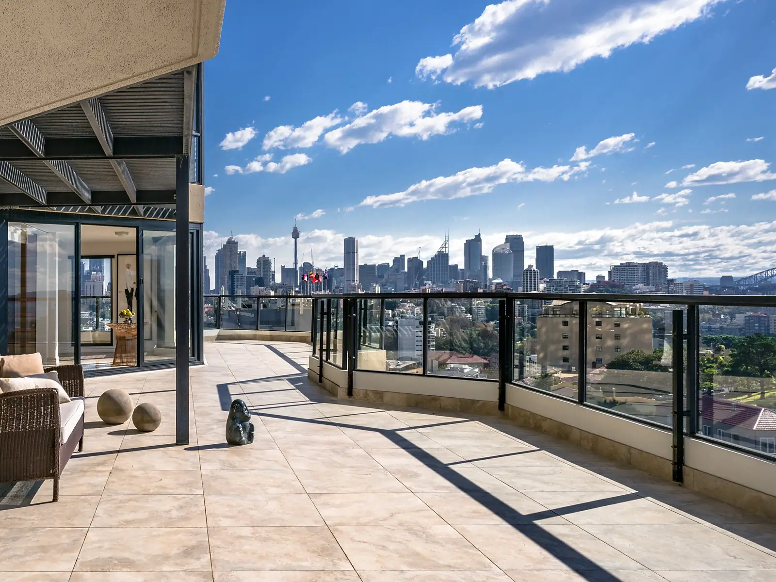 1302/180 Ocean Street, Edgecliff Sold by Sydney Sotheby's International Realty - image 1