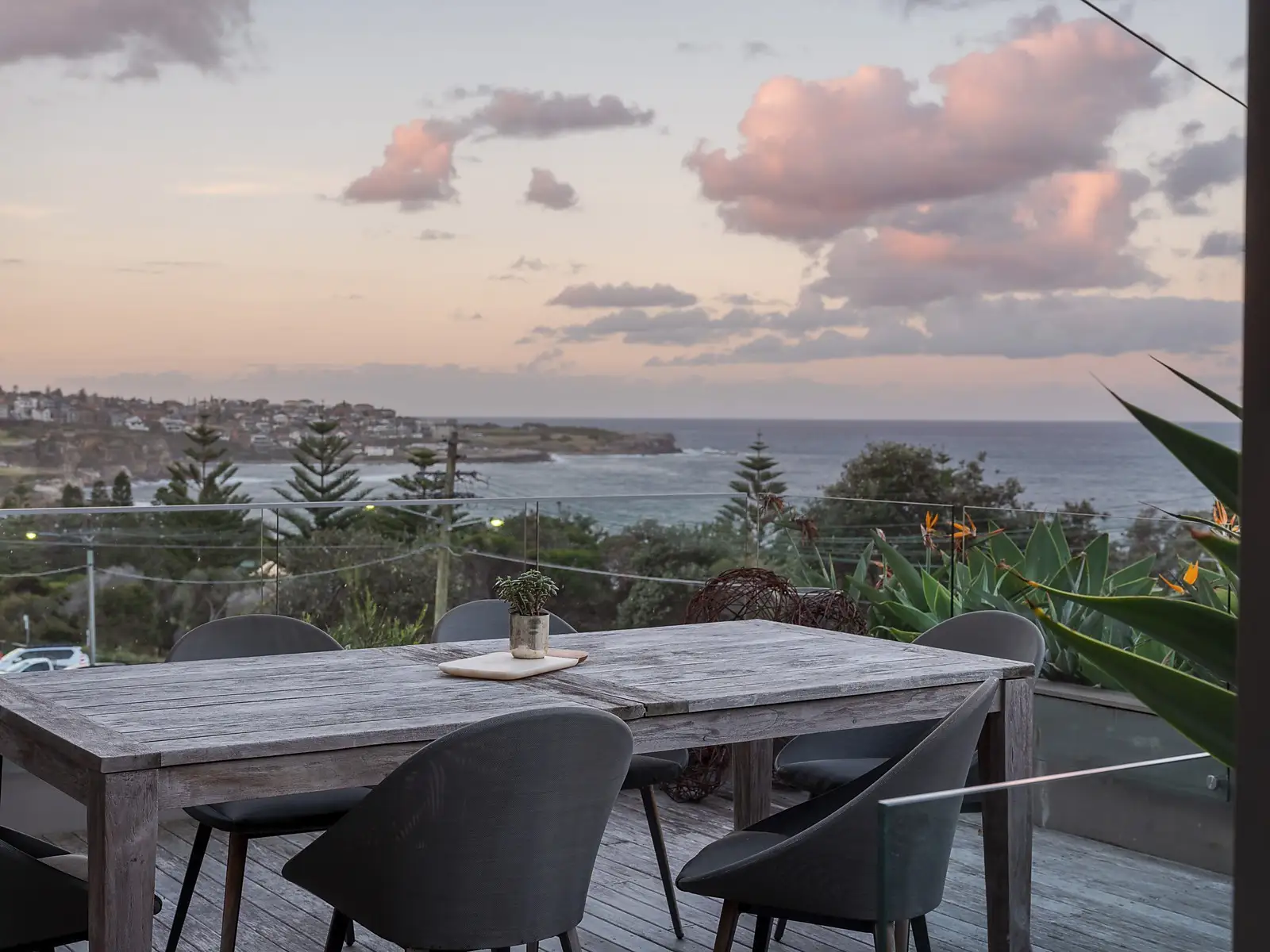 194 Beach Street, Coogee Sold by Sydney Sotheby's International Realty - image 1