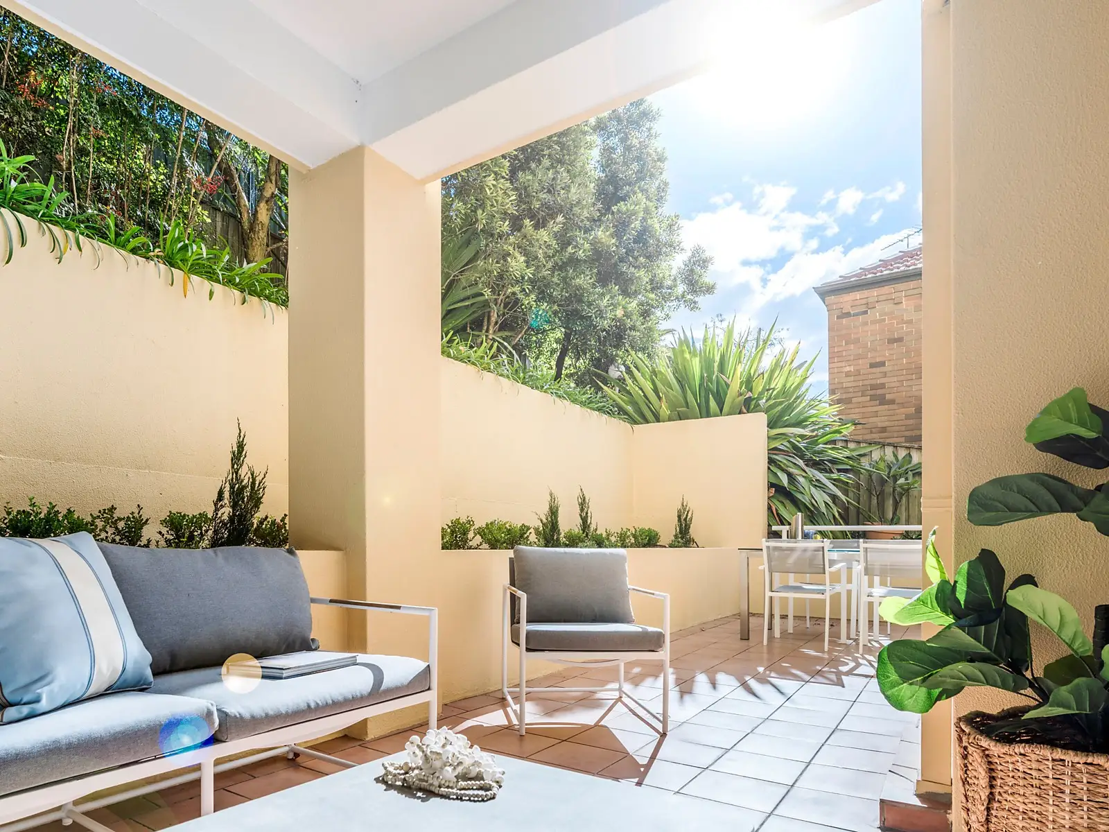 16/114-116 Brook Street, Coogee Sold by Sydney Sotheby's International Realty - image 2