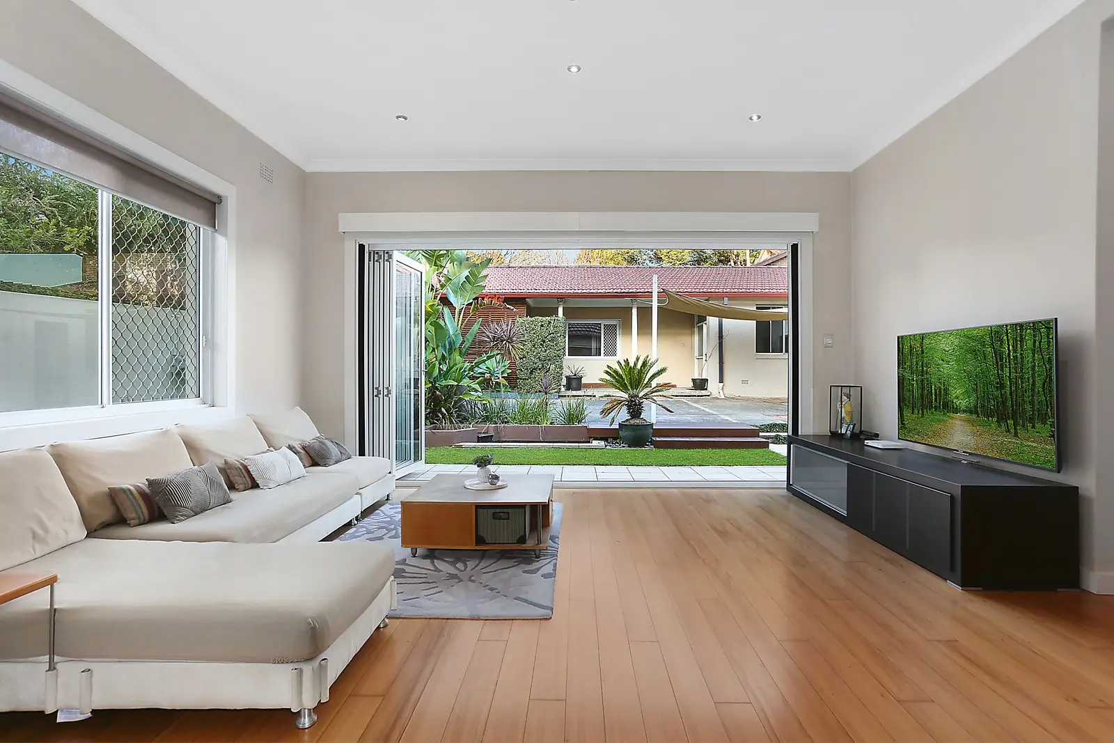 35 Samuel Terry Avenue, Kensington Sold by Sydney Sotheby's International Realty - image 1