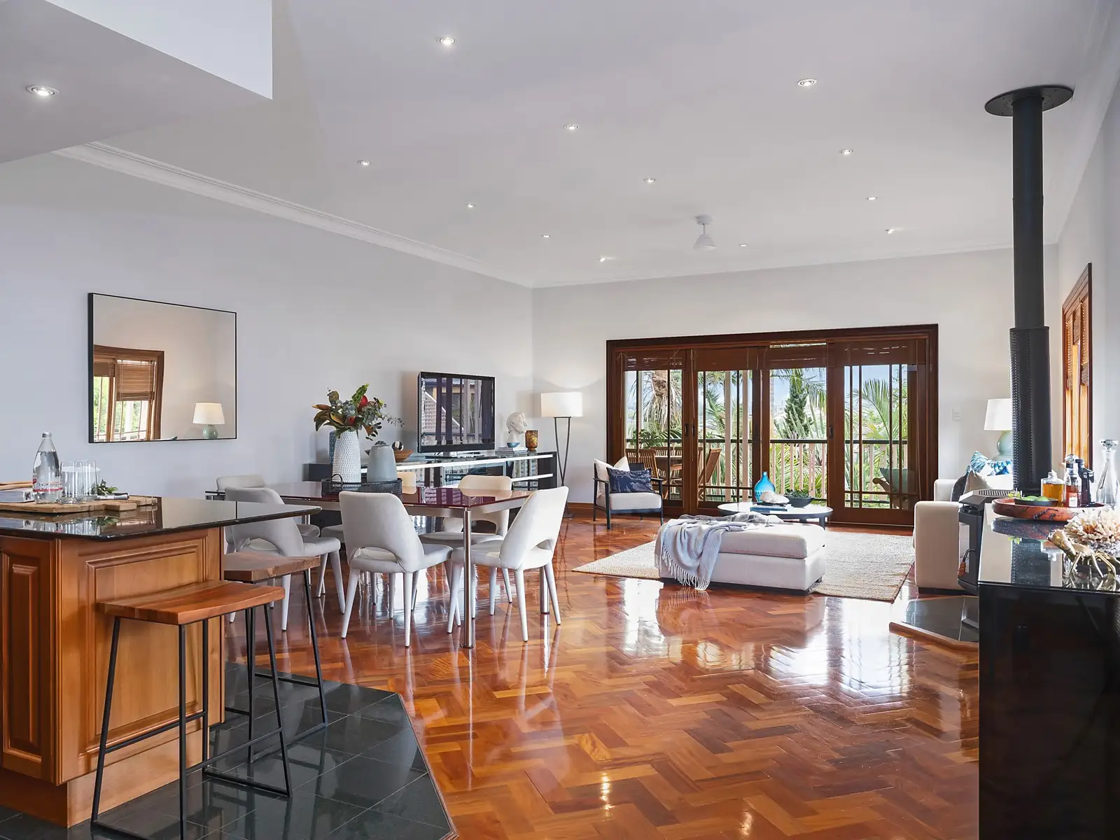 6 Hamilton Street, Coogee Sold by Sydney Sotheby's International Realty - image 2