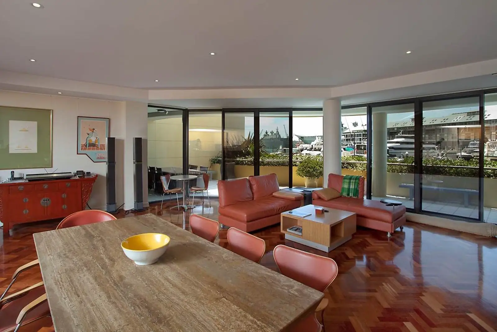 16/10 Lincoln Crescent, Woolloomooloo Sold by Sydney Sotheby's International Realty - image 3