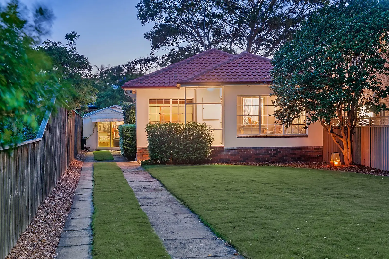 24 Kerr Crescent, Pagewood Sold by Sydney Sotheby's International Realty - image 1