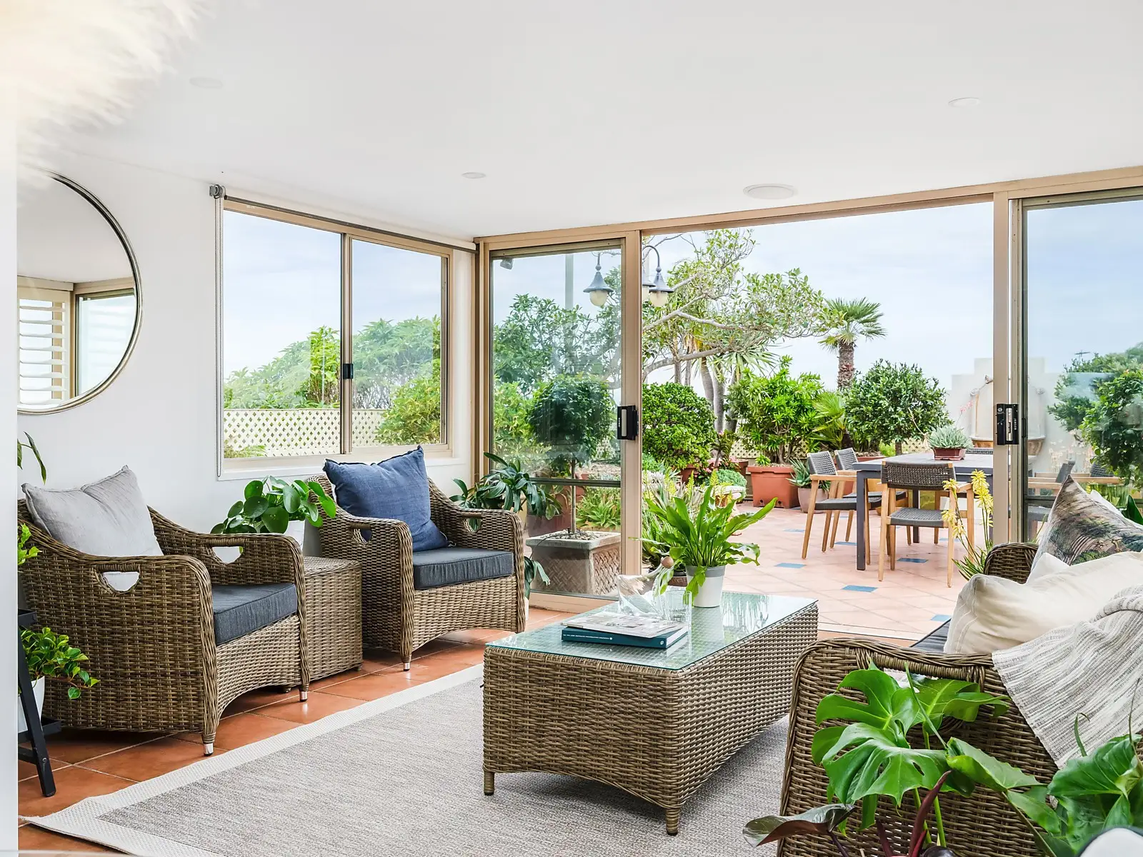 8/11 Salisbury Road, Kensington Sold by Sydney Sotheby's International Realty - image 1