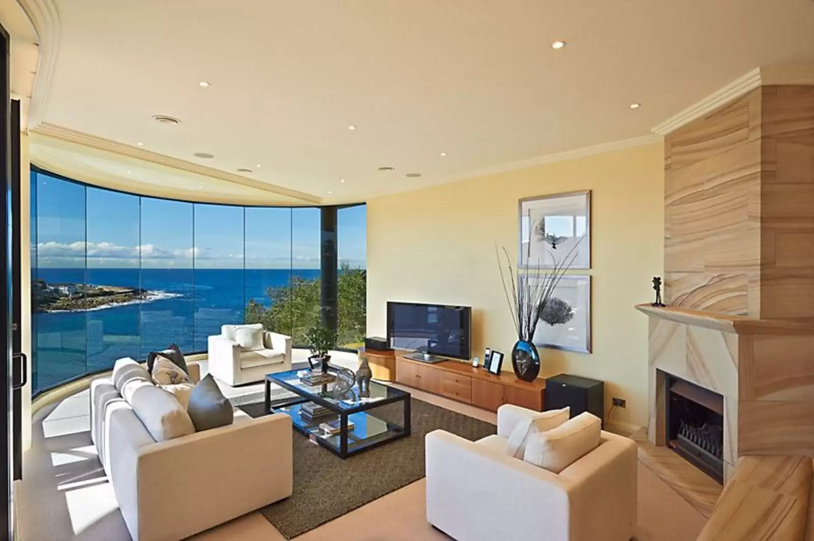 13 Gordon Avenue, Coogee Sold by Sydney Sotheby's International Realty - image 1