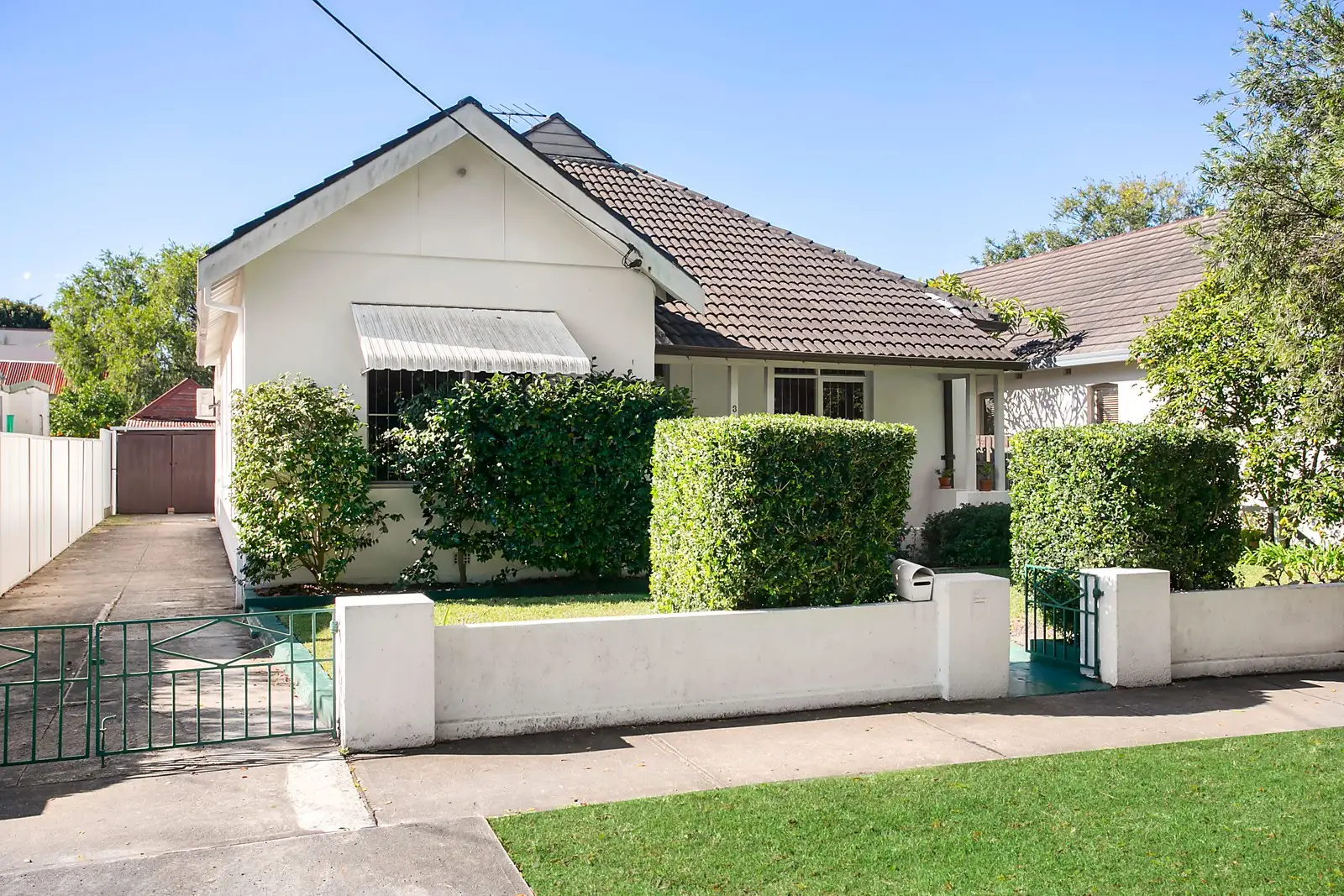 34 Milroy Avenue, Kensington Sold by Sydney Sotheby's International Realty - image 1