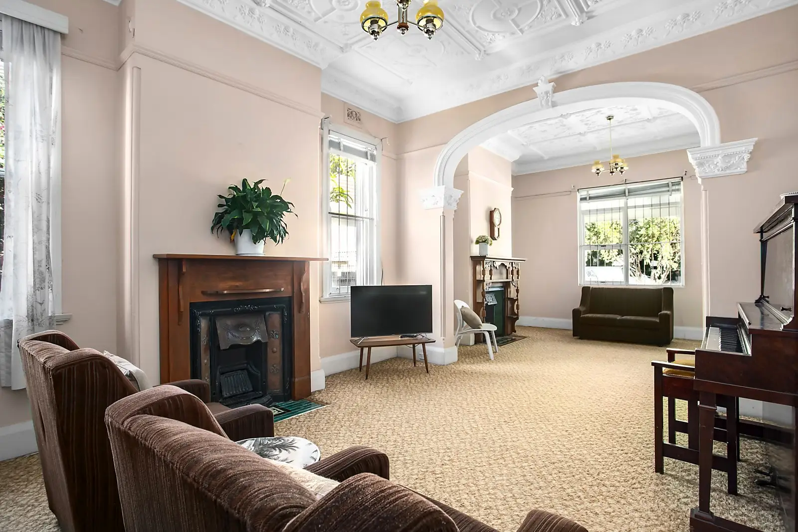 34 Milroy Avenue, Kensington Sold by Sydney Sotheby's International Realty - image 2