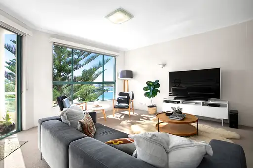 806/56 Carr Street, Coogee Sold by Sydney Sotheby's International Realty