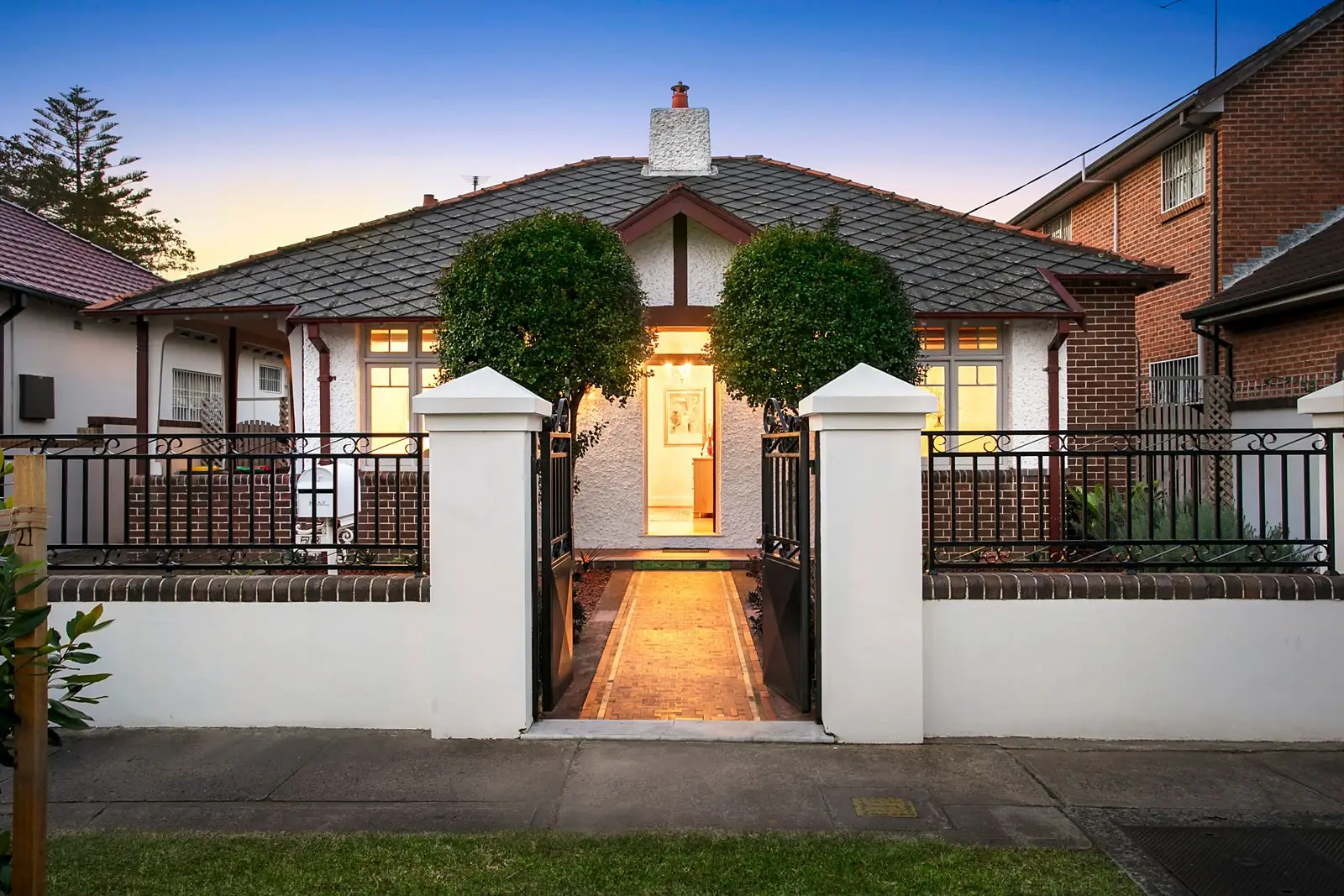 76 Todman Avenue, Kensington Sold by Sydney Sotheby's International Realty - image 1