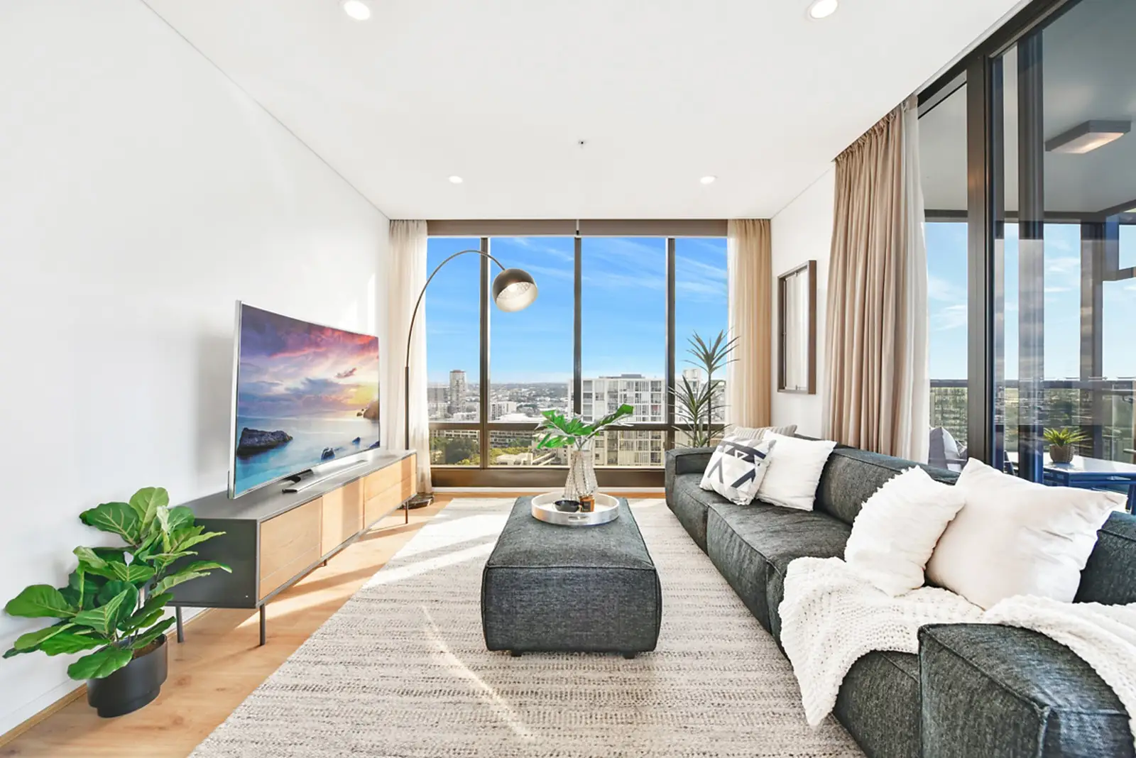 2312/20 Gadigal Avenue, Zetland Sold by Sydney Sotheby's International Realty - image 2