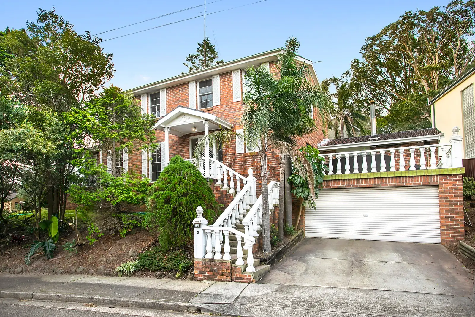 35 Mons Avenue, Maroubra Sold by Sydney Sotheby's International Realty - image 1