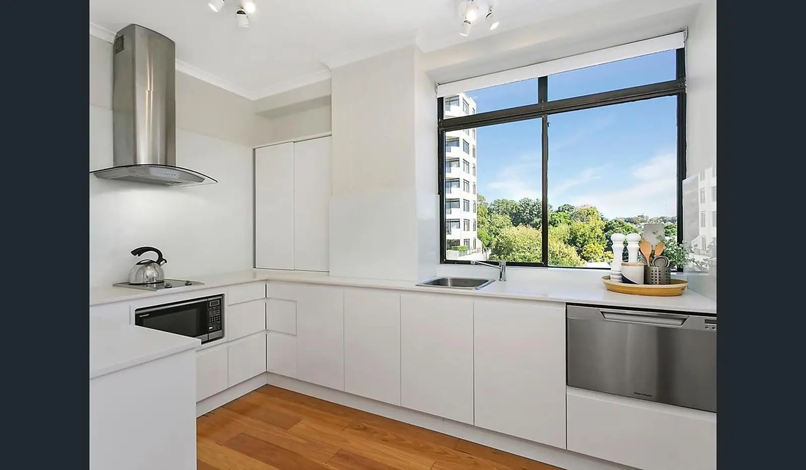 Photo #3: 809/180 Ocean Street, Edgecliff - Sold by Sydney Sotheby's International Realty