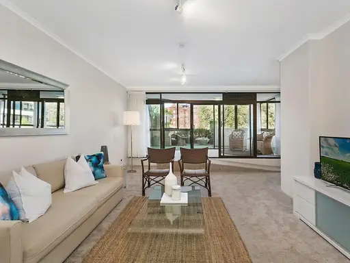 809/180 Ocean Street, Edgecliff Sold by Sydney Sotheby's International Realty