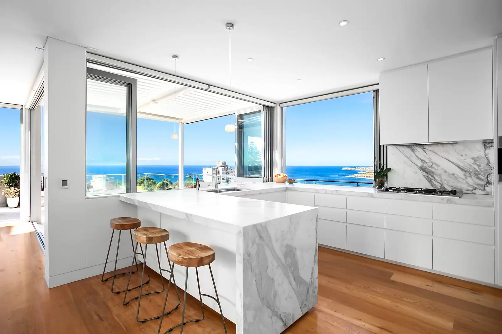 6/88 Beach Street, Coogee Sold by Sydney Sotheby's International Realty - image 4