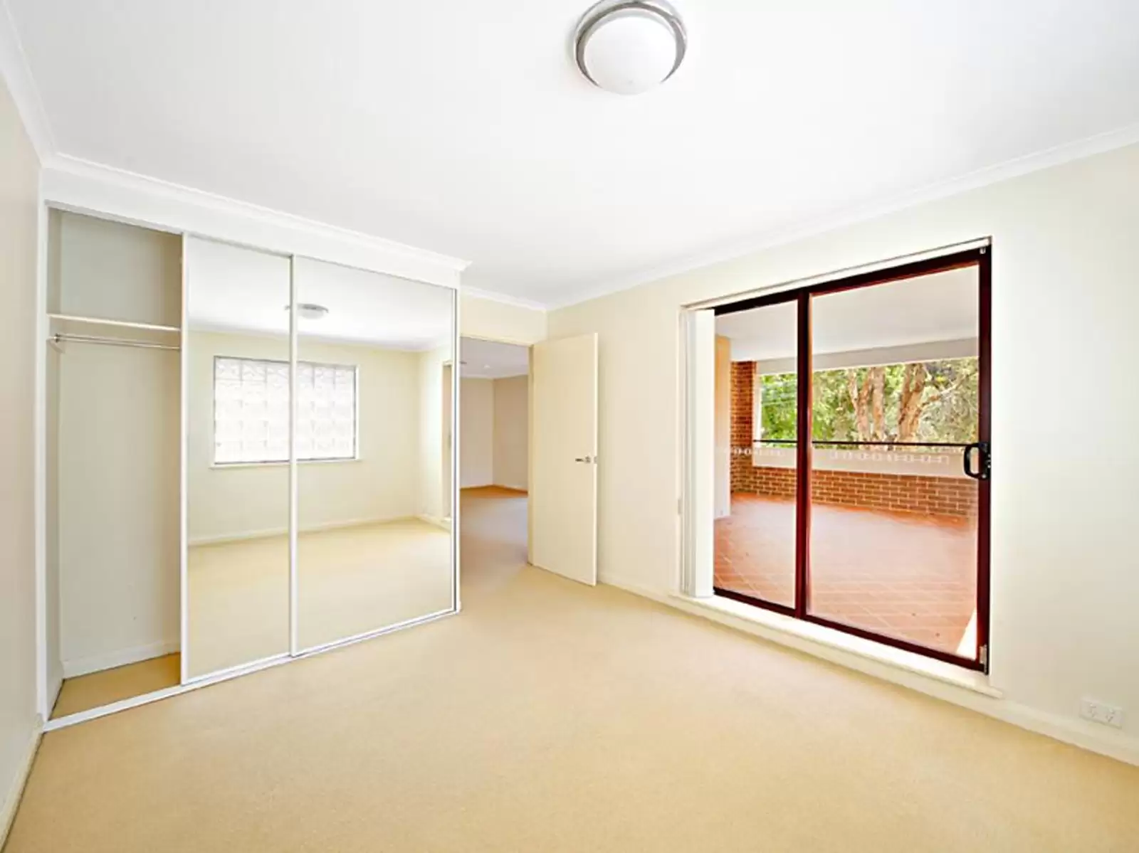 205/508 Riley Street, Surry Hills Leased by Sydney Sotheby's International Realty - image 4