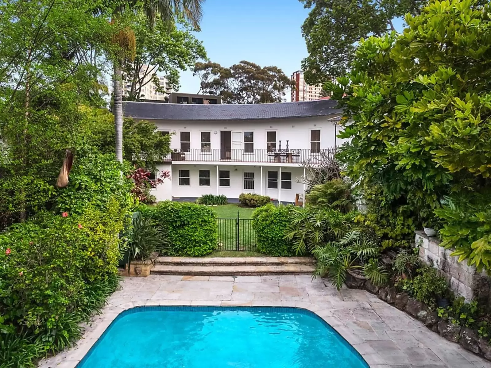 15 Rosemont Avenue, Woollahra Sold by Sydney Sotheby's International Realty - image 1