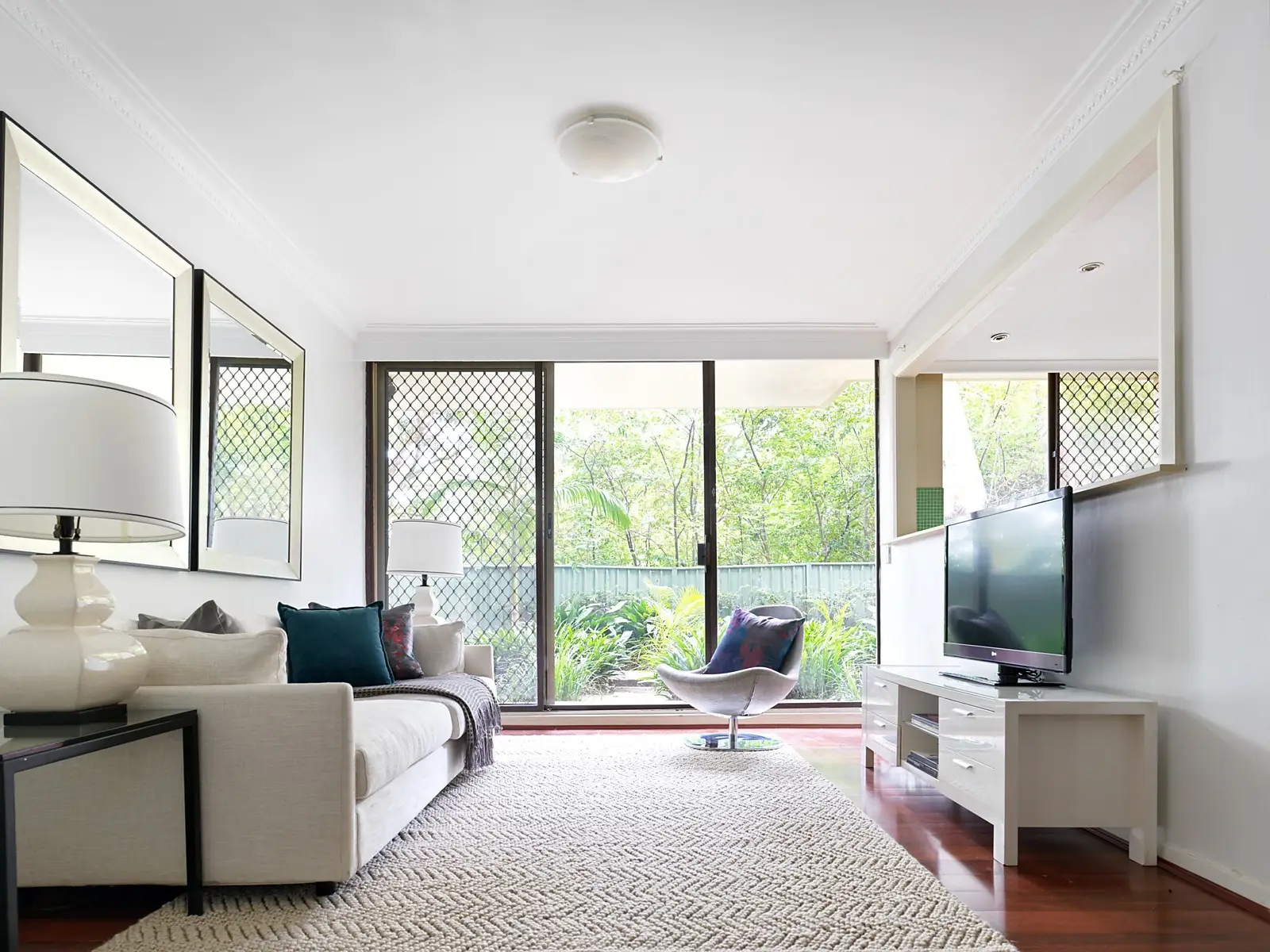 3/297-297A Edgecliff Road, Woollahra Sold by Sydney Sotheby's International Realty - image 1