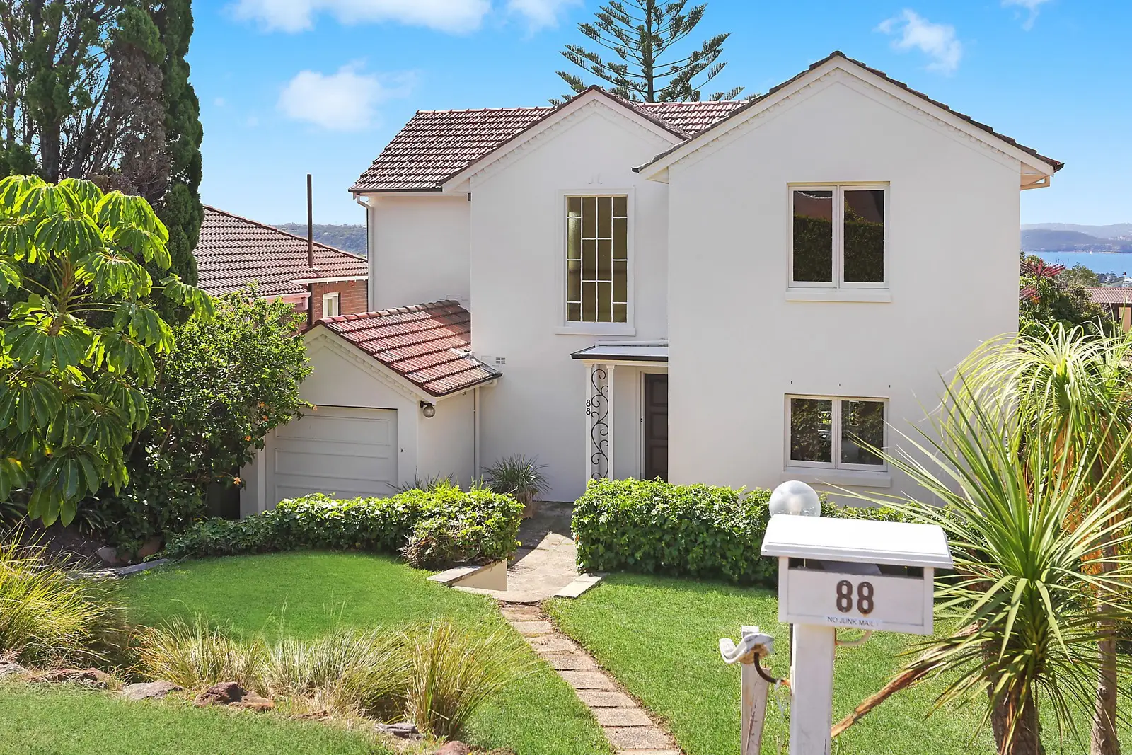88 New South Head Road, Vaucluse Sold by Sydney Sotheby's International Realty - image 2