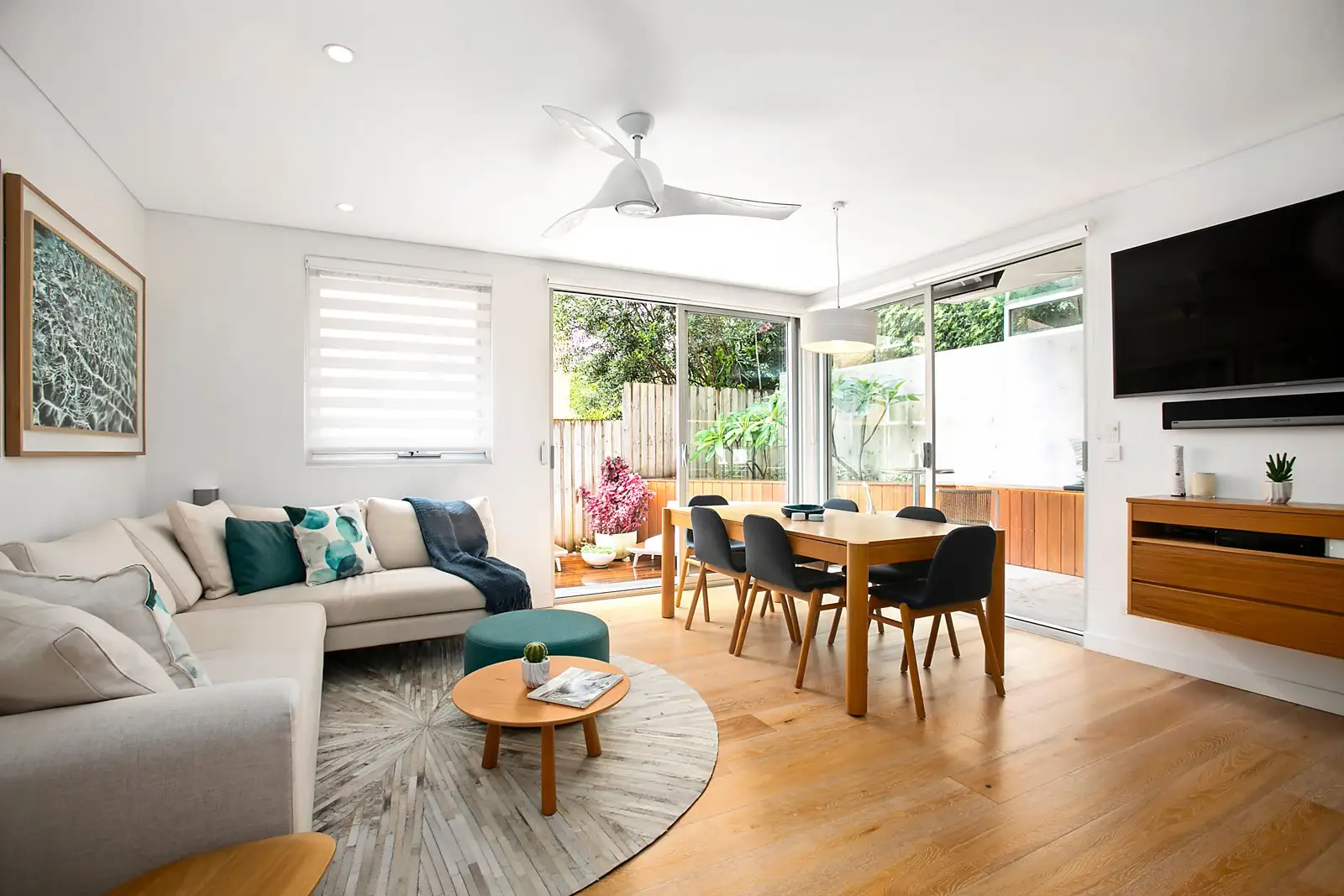 2/23 Byron Street, Coogee Sold by Sydney Sotheby's International Realty - image 2
