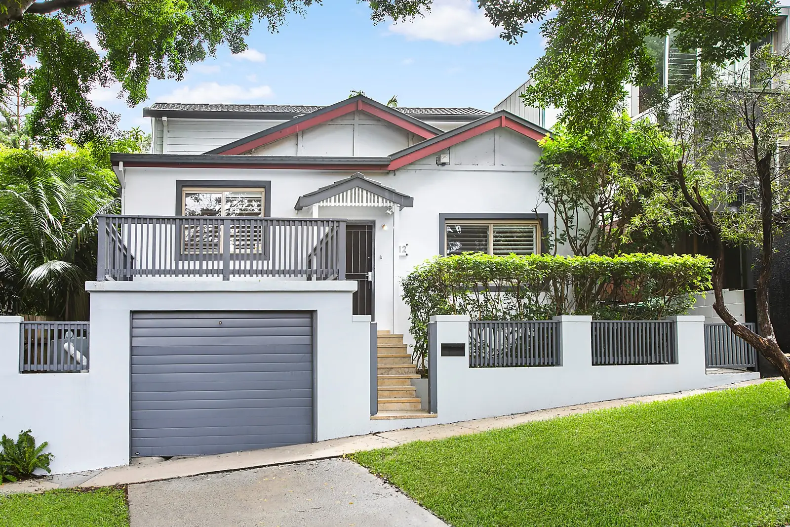 12 Woodland Street, Coogee Sold by Sydney Sotheby's International Realty - image 1