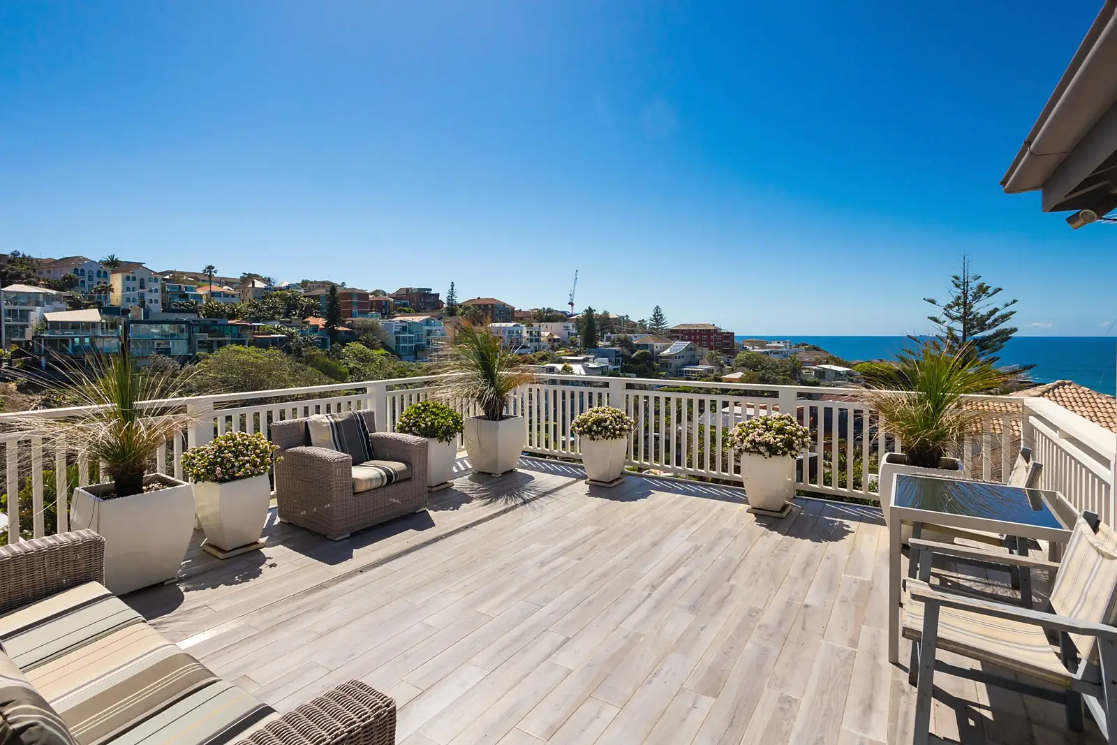 22 Wolaroi Crescent, Tamarama Sold by Sydney Sotheby's International Realty - image 2