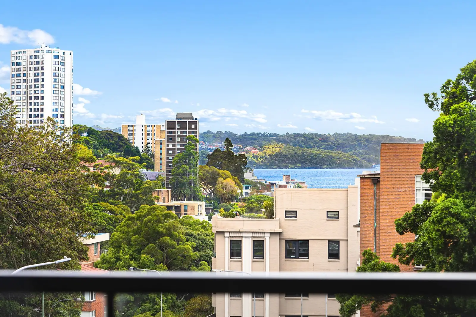 601/170 Ocean Street, Edgecliff Sold by Sydney Sotheby's International Realty - image 2
